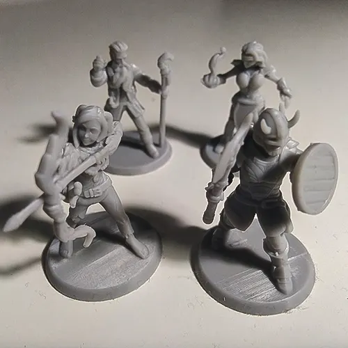 Les aventuriers, Figurines de jeu pour la Vallée des Totems de Dungeons Factory